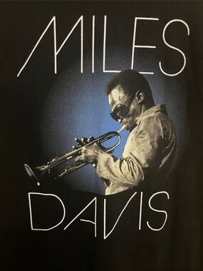 Trumpet Legend Miles Davis Medium Black Shirt